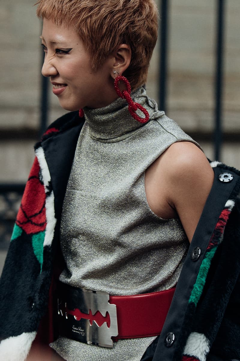 ストリートスタイル：パリ・ファッションウィーク ウィメンズ 2023年春夏 Paris Fashion Week SS23 Street Style Looks emma chamberlain rick owens michele lamy matthew m williams balenciaga kenzo nigo sita bellan loewe miu miu chanel givenchy thom browne monochrome suits suiting tailoring weather fall october september