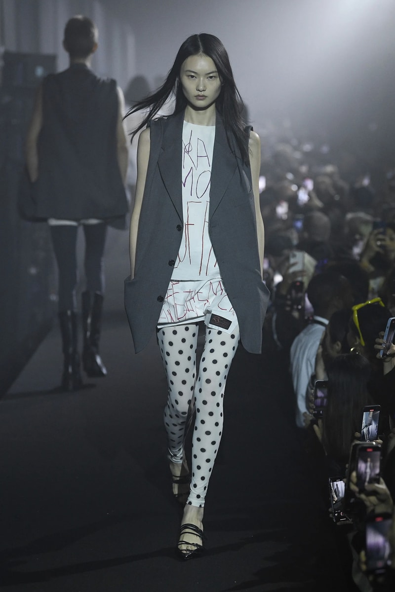 ラフシモンズ 2023年春夏コレクション Raf Simons Spring Summer 2023 Runway Show London Fashion Week Printworks Postponed Frieze LFW SS23 