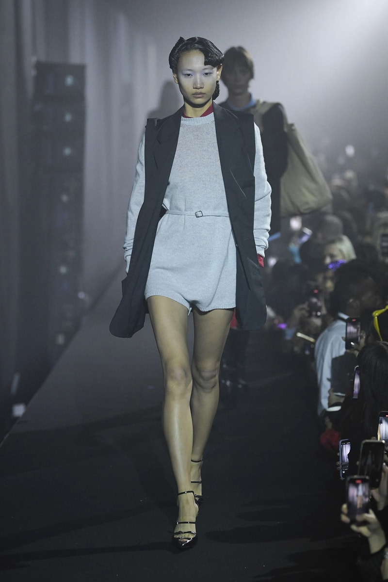 ラフシモンズ 2023年春夏コレクション Raf Simons Spring Summer 2023 Runway Show London Fashion Week Printworks Postponed Frieze LFW SS23 