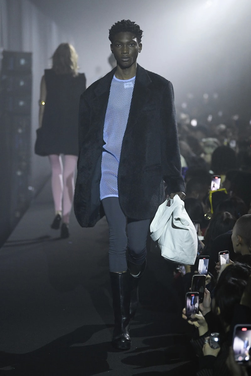 ラフシモンズ 2023年春夏コレクション Raf Simons Spring Summer 2023 Runway Show London Fashion Week Printworks Postponed Frieze LFW SS23 