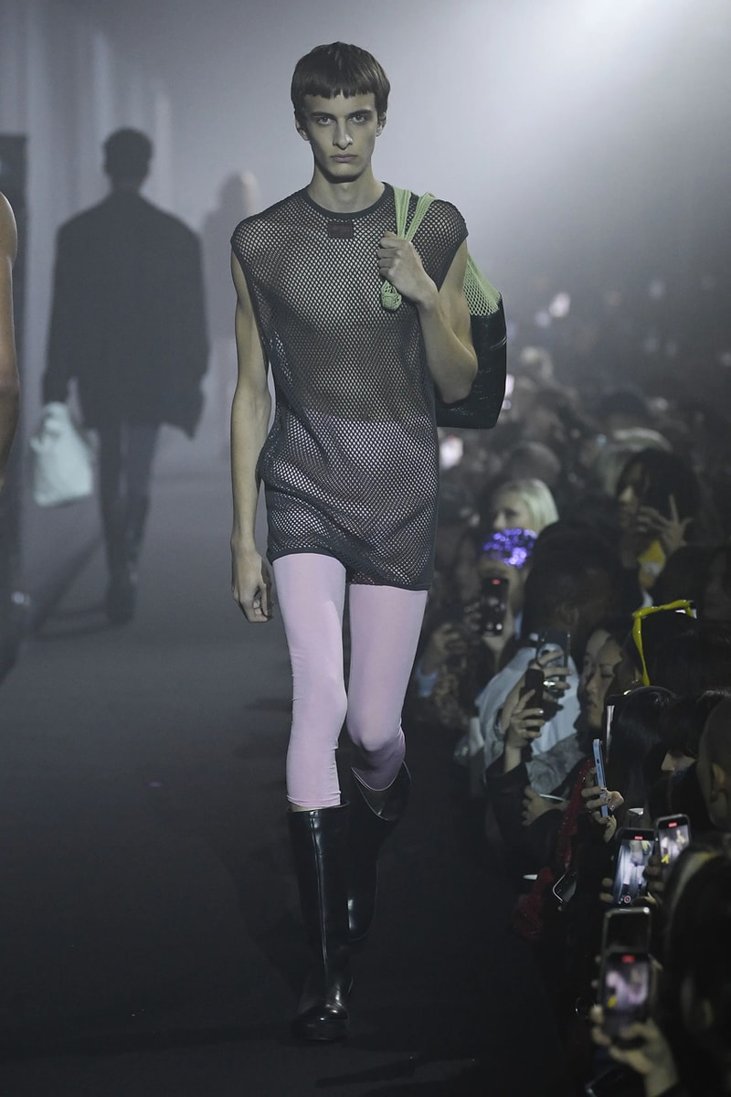 ラフシモンズ 2023年春夏コレクション Raf Simons Spring Summer 2023 Runway Show London Fashion Week Printworks Postponed Frieze LFW SS23 