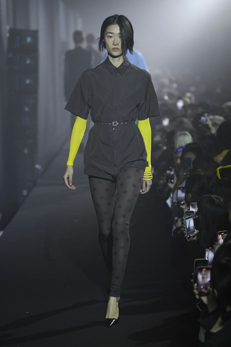 ラフシモンズ 2023年春夏コレクション Raf Simons Spring Summer 2023 Runway Show London Fashion Week Printworks Postponed Frieze LFW SS23 