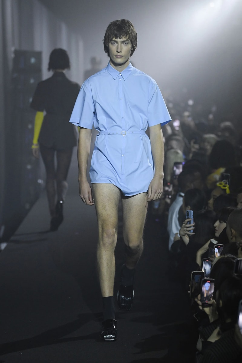 ラフシモンズ 2023年春夏コレクション Raf Simons Spring Summer 2023 Runway Show London Fashion Week Printworks Postponed Frieze LFW SS23 