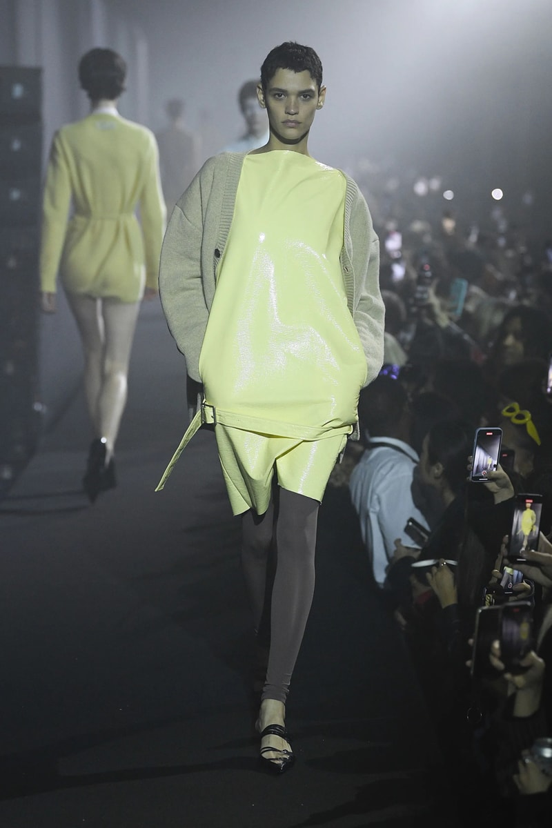 ラフシモンズ 2023年春夏コレクション Raf Simons Spring Summer 2023 Runway Show London Fashion Week Printworks Postponed Frieze LFW SS23 