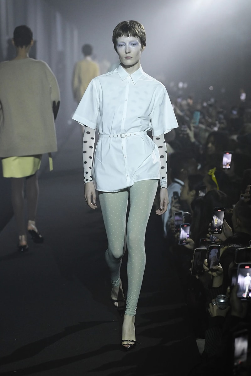 ラフシモンズ 2023年春夏コレクション Raf Simons Spring Summer 2023 Runway Show London Fashion Week Printworks Postponed Frieze LFW SS23 
