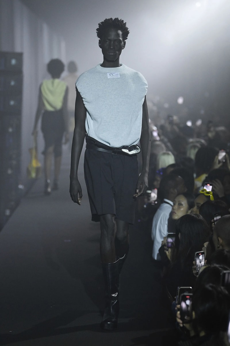 ラフシモンズ 2023年春夏コレクション Raf Simons Spring Summer 2023 Runway Show London Fashion Week Printworks Postponed Frieze LFW SS23 