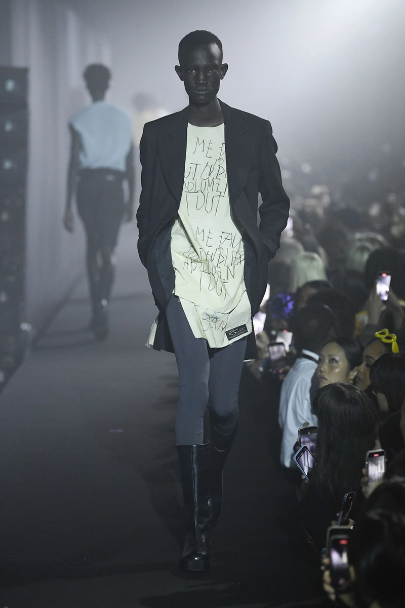 ラフシモンズ 2023年春夏コレクション Raf Simons Spring Summer 2023 Runway Show London Fashion Week Printworks Postponed Frieze LFW SS23 
