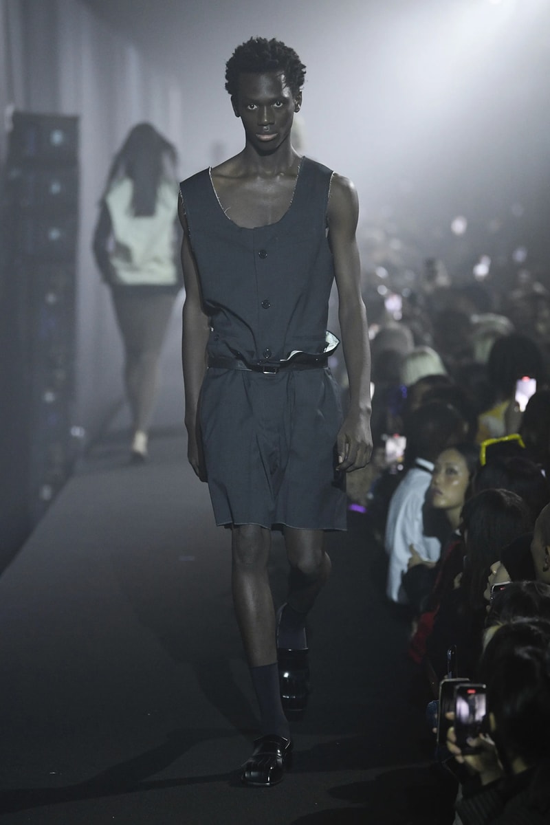 ラフシモンズ 2023年春夏コレクション Raf Simons Spring Summer 2023 Runway Show London Fashion Week Printworks Postponed Frieze LFW SS23 