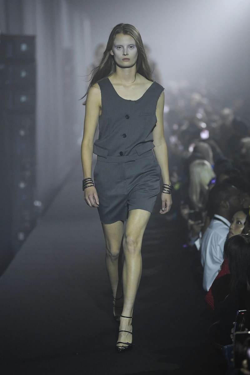ラフシモンズ 2023年春夏コレクション Raf Simons Spring Summer 2023 Runway Show London Fashion Week Printworks Postponed Frieze LFW SS23 