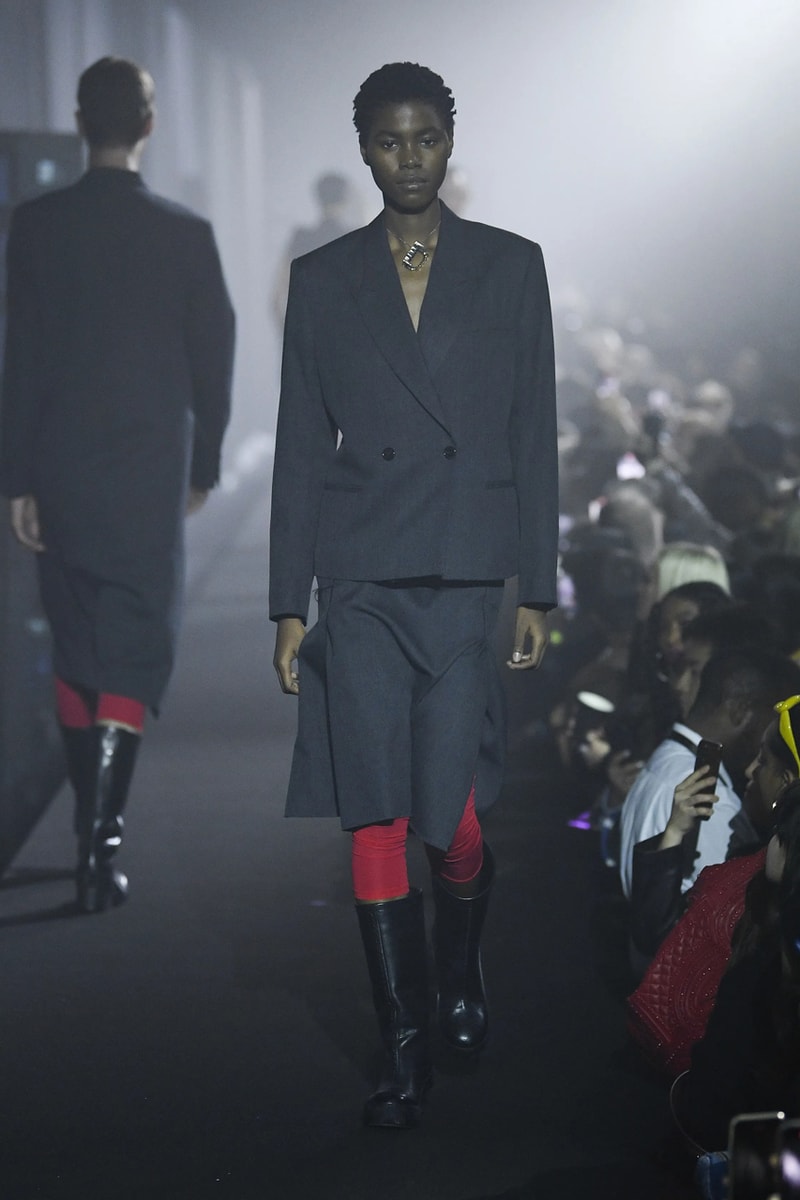 ラフシモンズ 2023年春夏コレクション Raf Simons Spring Summer 2023 Runway Show London Fashion Week Printworks Postponed Frieze LFW SS23 