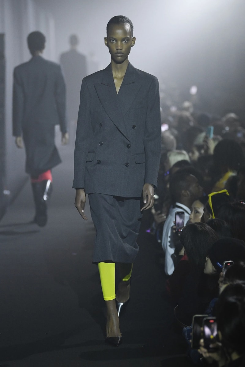 ラフシモンズ 2023年春夏コレクション Raf Simons Spring Summer 2023 Runway Show London Fashion Week Printworks Postponed Frieze LFW SS23 