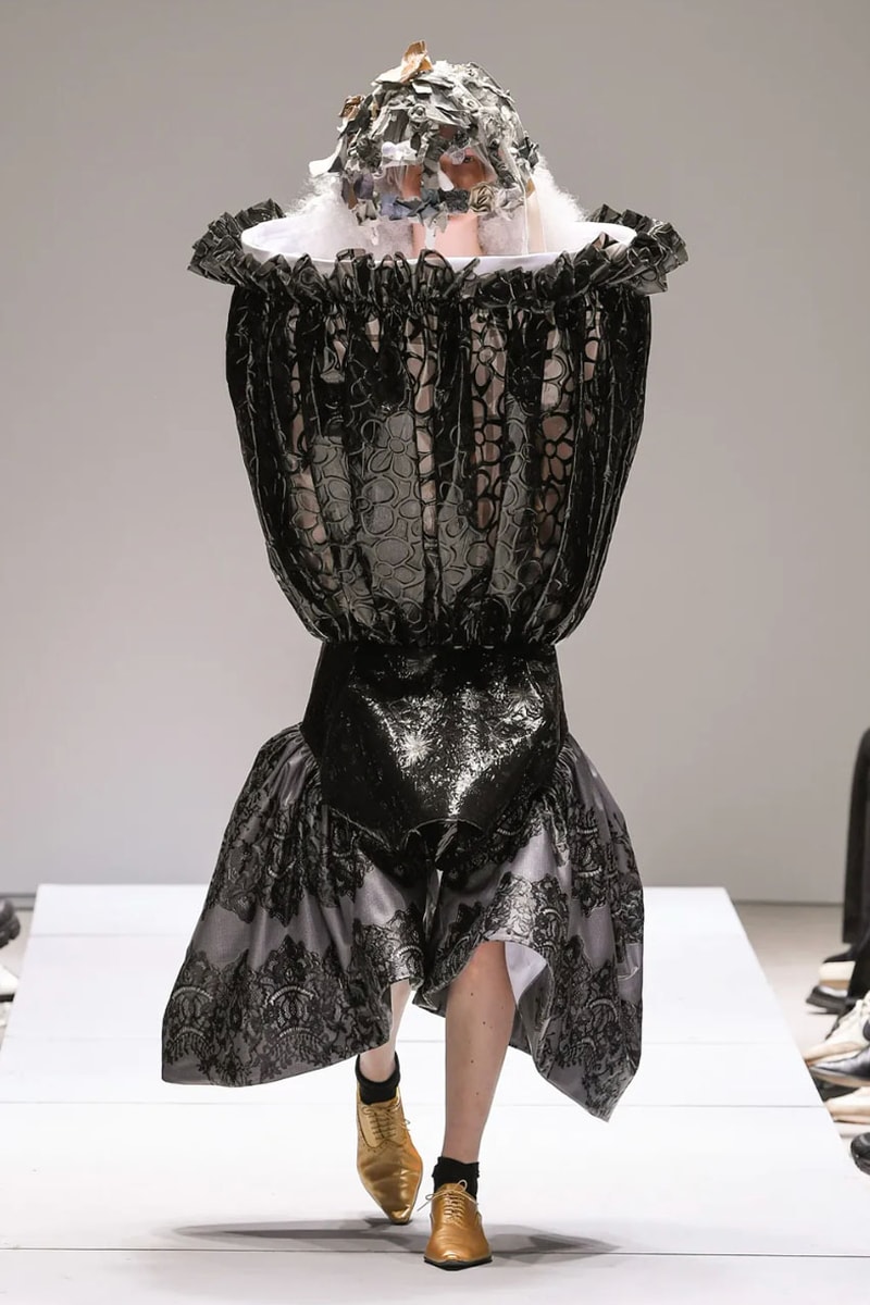 コム デ ギャルソン 2023年春夏コレクション Rei Kawakubo Served Muted Elegance at COMME des GARÇONS SS23 Paris Fashion Week Spring Summer 2023 Runway