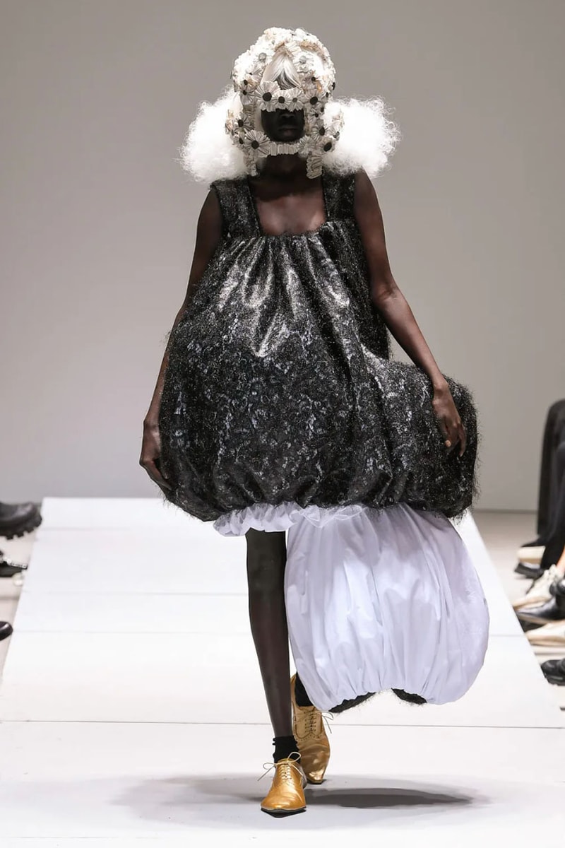 コム デ ギャルソン 2023年春夏コレクション Rei Kawakubo Served Muted Elegance at COMME des GARÇONS SS23 Paris Fashion Week Spring Summer 2023 Runway