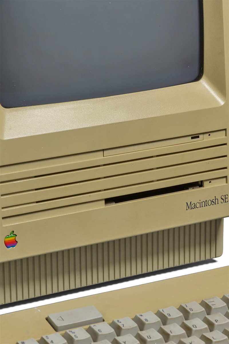 ネクスト時代にスティーブ・ジョブズの使用していたマッキントッシュ SE がオークションに出品 steve jobs macintosh 1987 auction used next inc bonhams 