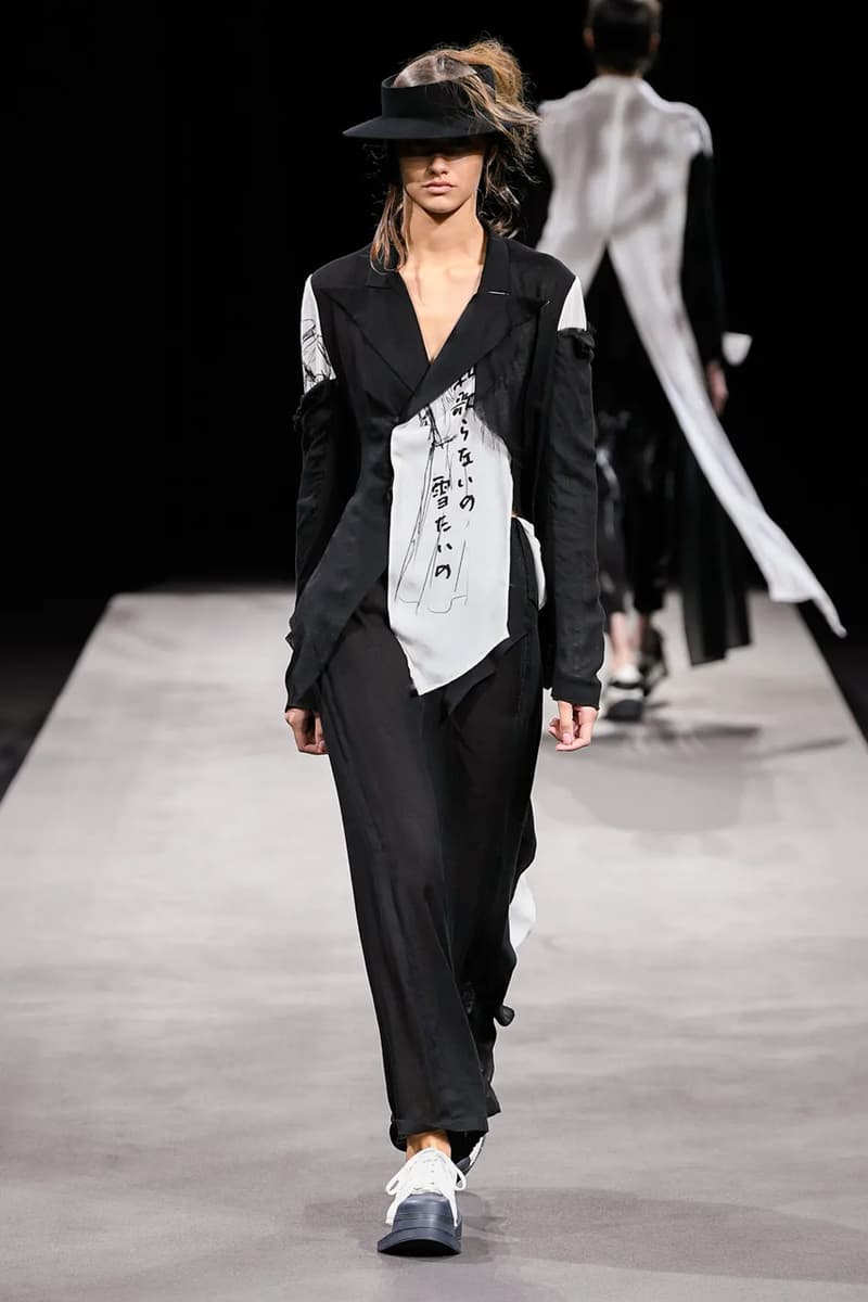 ヨウジヤマモト 2023年春夏コレクション Yohji Yamamoto’s Tattered Elegance Set a Halfway Mark for Paris’ SS23 Collections