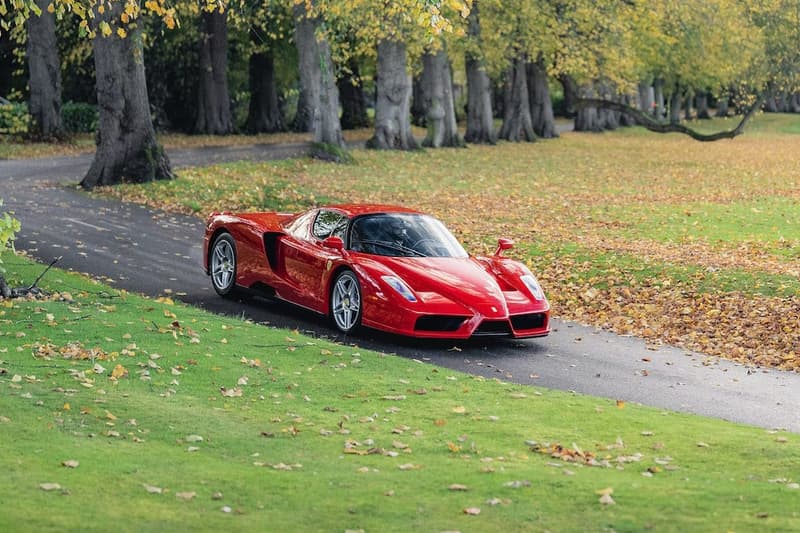 伝説のエンツォ・フェラーリが約4億2,000万円で落札される　Ferrari Enzo For Sale Auction Collecting Cars £2.5M GBP Rosso Corsa F1 V12 