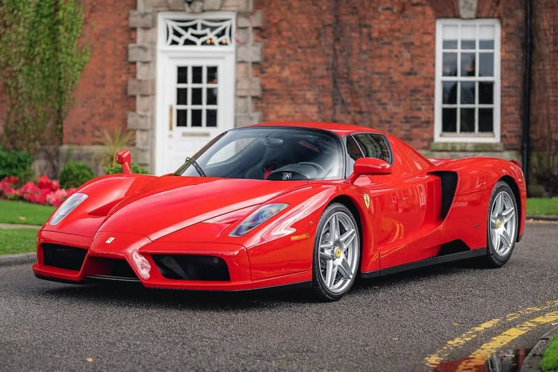 伝説のエンツォ・フェラーリが約4億2,000万円で落札される　Ferrari Enzo For Sale Auction Collecting Cars £2.5M GBP Rosso Corsa F1 V12 