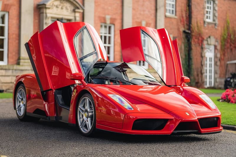 伝説のエンツォ・フェラーリが約4億2,000万円で落札される Ferrari Enzo For Sale Auction Collecting Cars £2.5M GBP Rosso Corsa F1 V12
