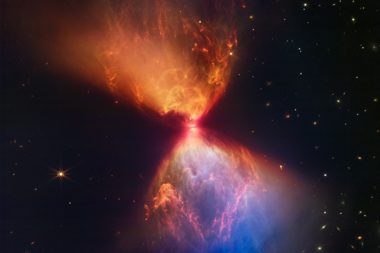 ナサのジェイムズ・ウェッブ宇宙望遠鏡が砂時計型の新たな原始星を発見 NASA James Webb Space Telescope Star Formation Protostar Space System Hourglass Photo Image Preview Process Molecular Cloud Gas