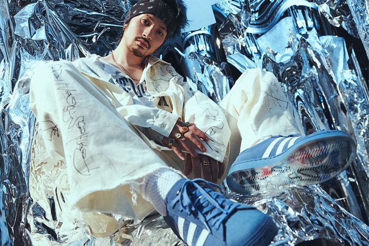 atmos から King Gnu 常田大希と adidas Originals のコラボ Superstar が登場