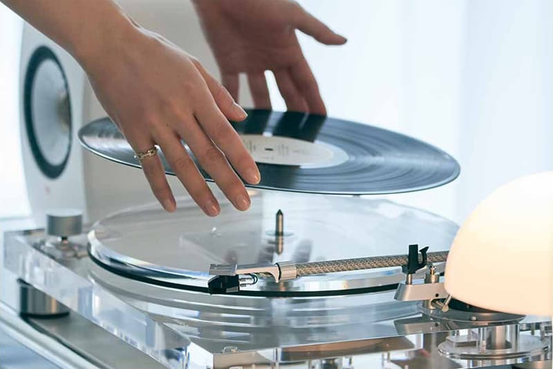 オーディオテクニカがクリアーアクリル仕上げのターンテーブルを限定リリース Audio Technica vinyl player dc motor sound burger transparent glass AT LP2022 30mm washi release info date price