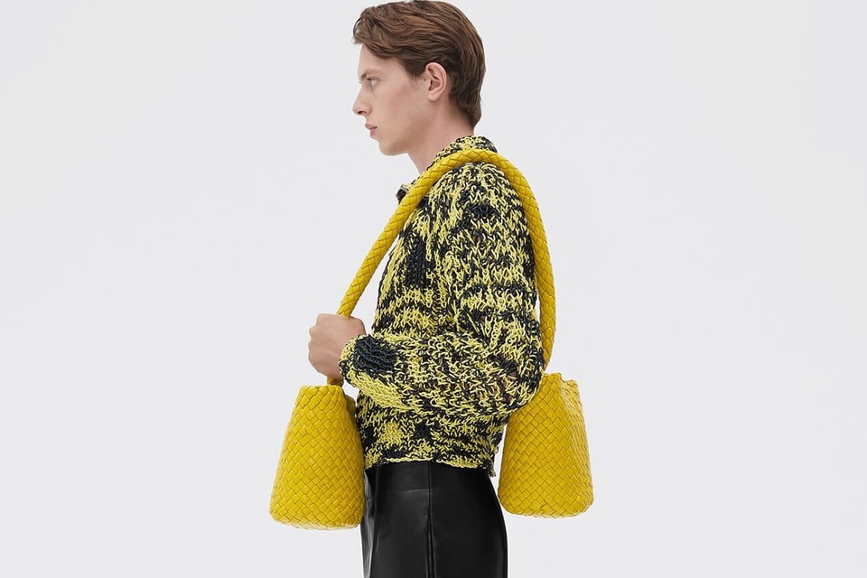 BOTTEGA VENETAボッテガヴェネタゴールドラメクラッチバッグ 