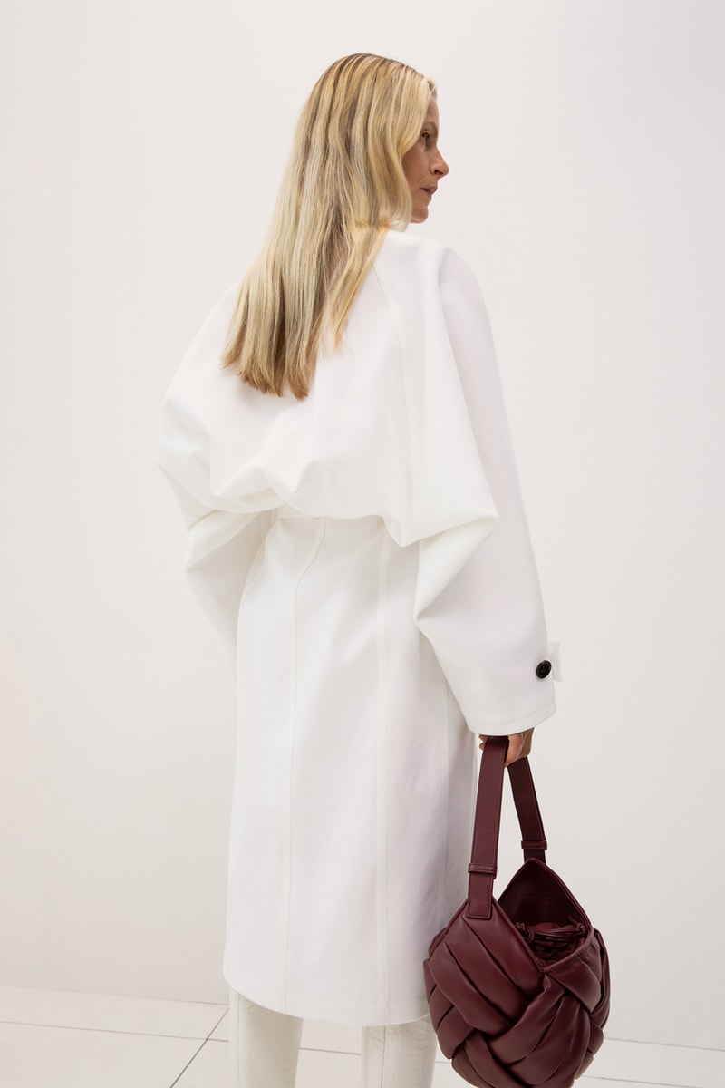 ボッテガ・ヴェネタ 2023年プレスプリングコレクションBottega Veneta Pre-Spring 2023 Collection Lookbook Matthieu Blazy Emma Balfour Intreccio Leather Weave Trompe-l'œil Release Info