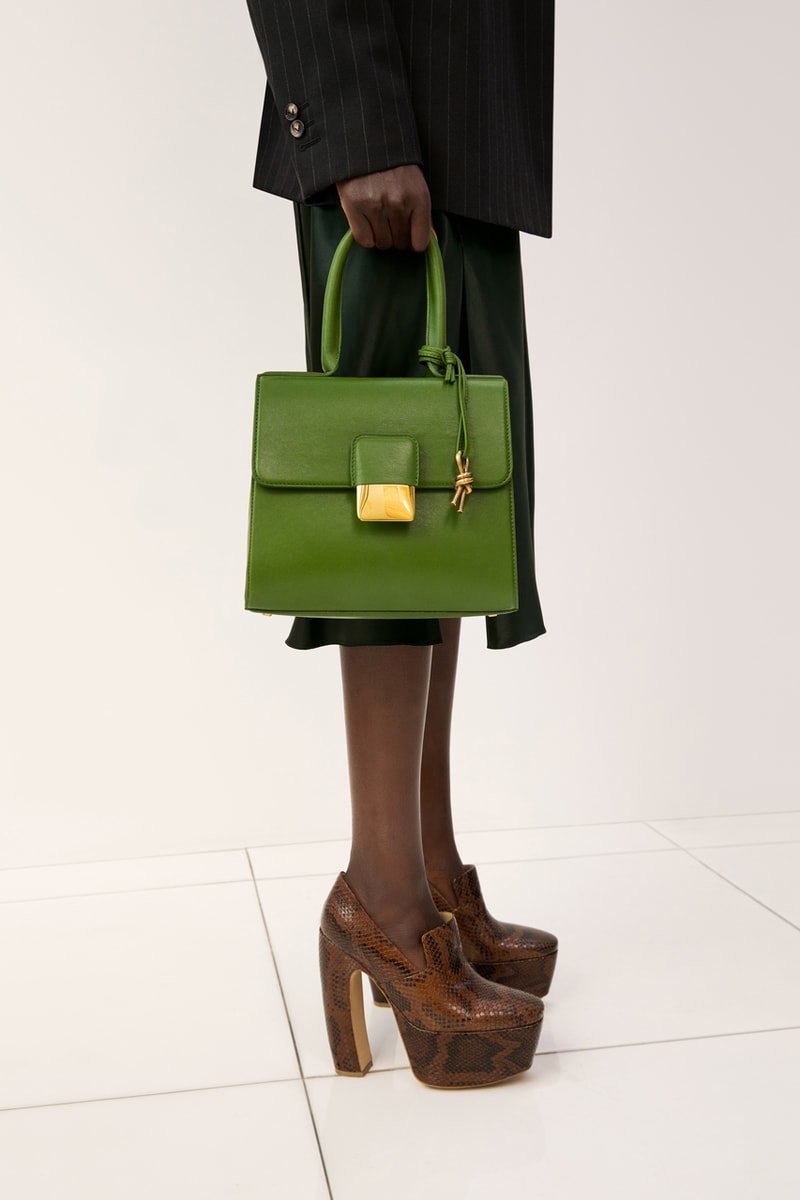 ボッテガ・ヴェネタ 2023年プレスプリングコレクションBottega Veneta Pre-Spring 2023 Collection Lookbook Matthieu Blazy Emma Balfour Intreccio Leather Weave Trompe-l'œil Release Info