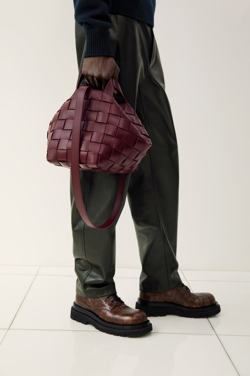ボッテガ・ヴェネタ 2023年プレスプリングコレクションBottega Veneta Pre-Spring 2023 Collection Lookbook Matthieu Blazy Emma Balfour Intreccio Leather Weave Trompe-l'œil Release Info