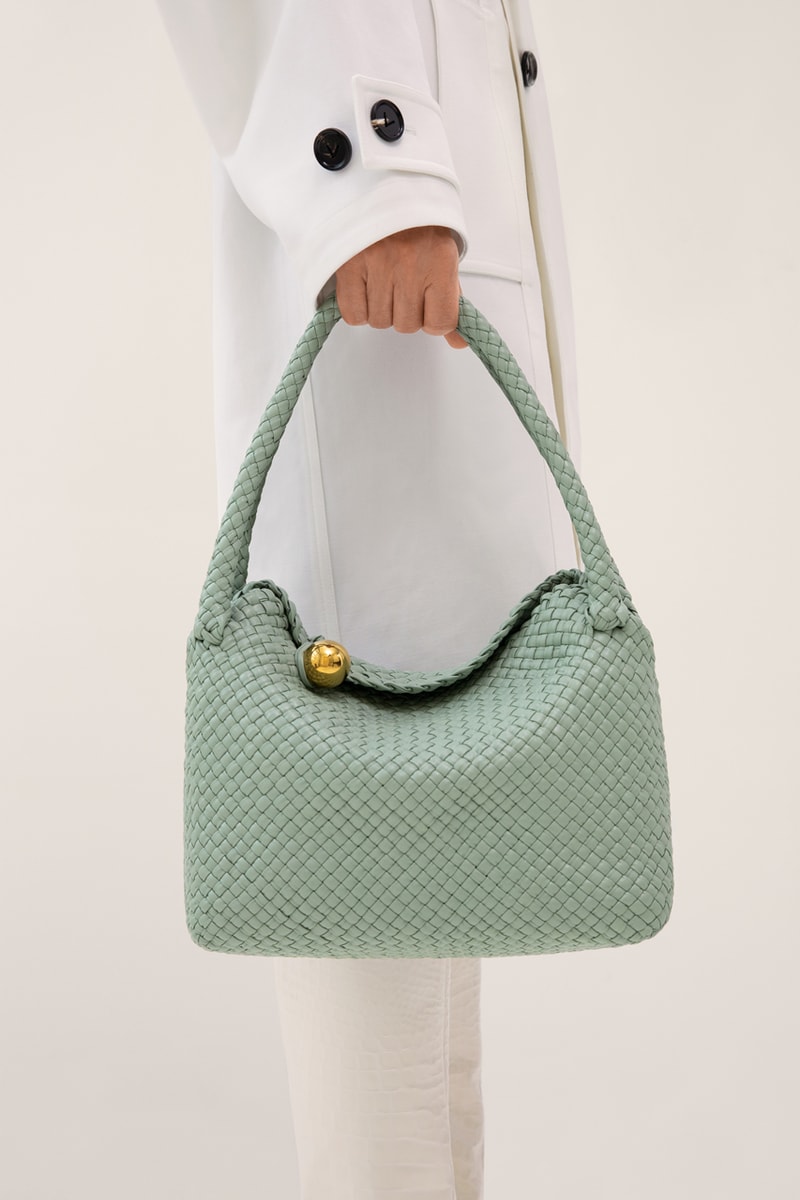 ボッテガ・ヴェネタ 2023年プレスプリングコレクションBottega Veneta Pre-Spring 2023 Collection Lookbook Matthieu Blazy Emma Balfour Intreccio Leather Weave Trompe-l'œil Release Info
