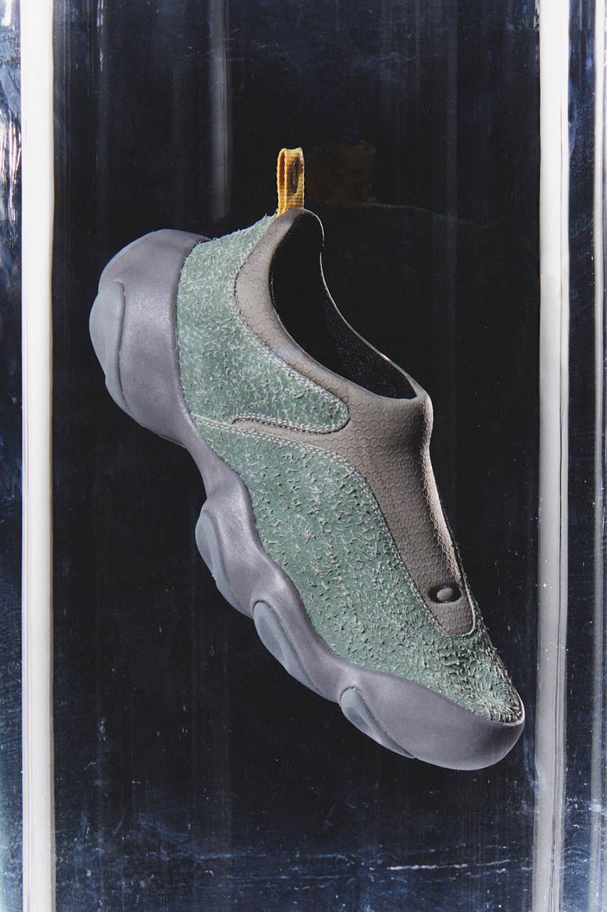 ブレインデッドxオークリーによる最新コラボフットウェアがリリース brain dead oakley collab footwear flash release info