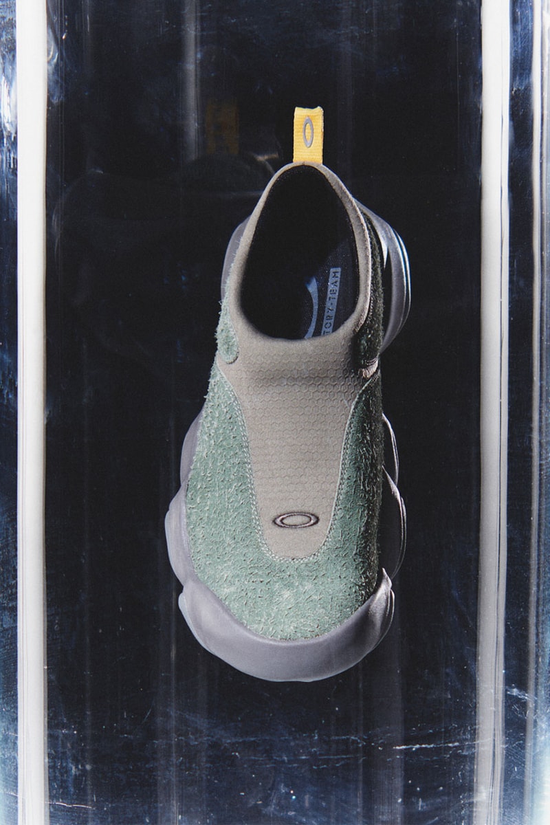 ブレインデッドxオークリーによる最新コラボフットウェアがリリース brain dead oakley collab footwear flash release info