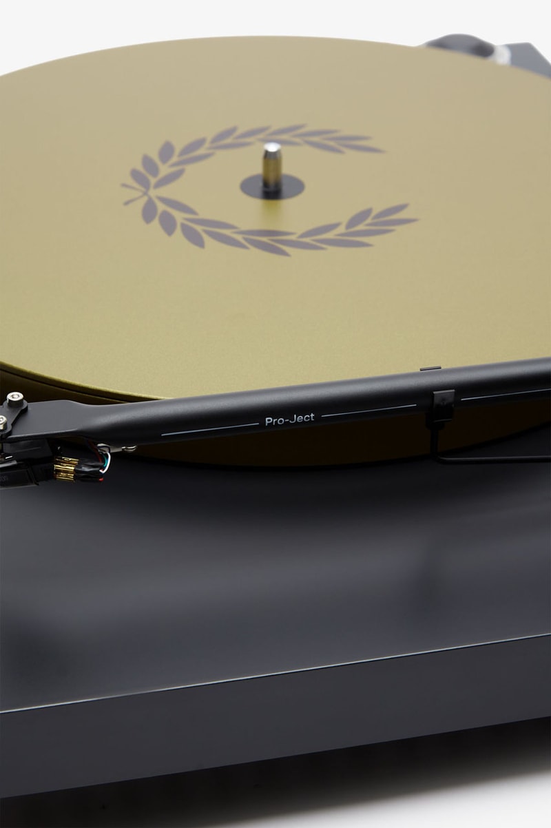 フレッドペリーがプロ-ジェクト オーディオ システムとタッグを組んだレコードプレーヤーを発表 Fred Perry Taps Pro-Ject for Three Heritage-Inspired Record Decks