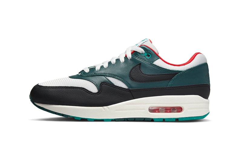 レブロン・ジェームズ と Nike Air Max 1 の新作コラボモデル “Liverpool” がお目見え Official Look at the LeBron x Nike Air Max 1 "Liverpool" FB8914-100 lbj lebron james football club uk los angeles lakes basketball
