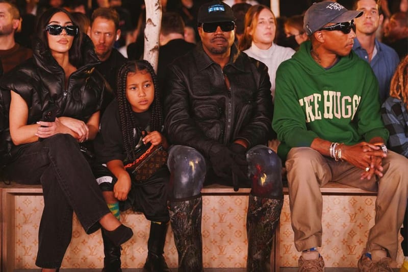 Louis Vuitton 2022年春夏メンズのスピンオフショーの会場に設置されたモノグラムベンチが販売中