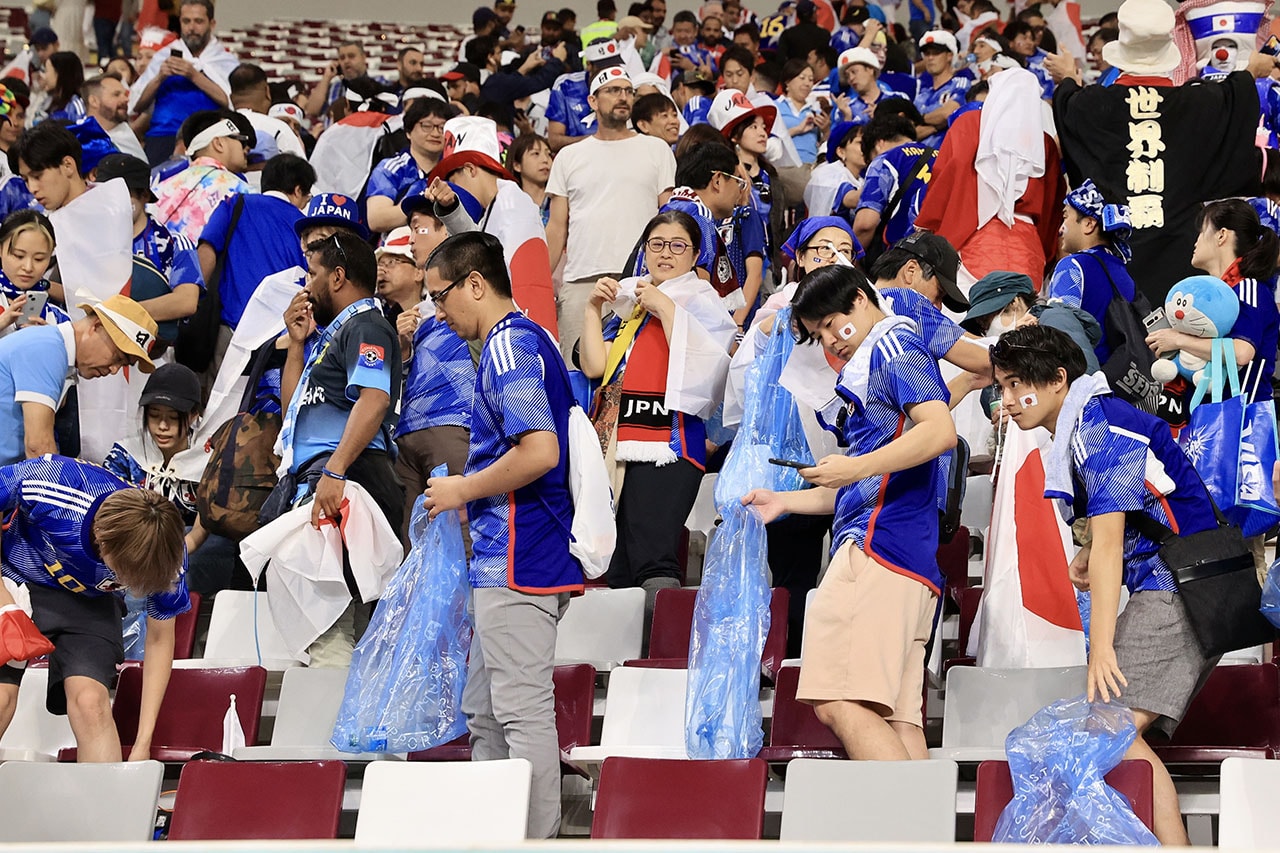 2022W杯会場を掃除する日本人サポーターを海外メディアが賞賛  International media praised the actions of Japanese supporters in cleaning up World Cup venues