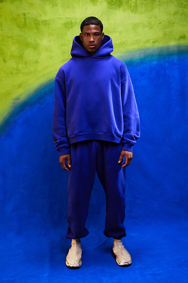 アレイリ・メイが新たなユニセックスブランド MAYDE WORLDWIDEをローンチ Aleali May Debuts Cozy Apparel Brand MAYDE WORLDWIDE Cobalt Collection