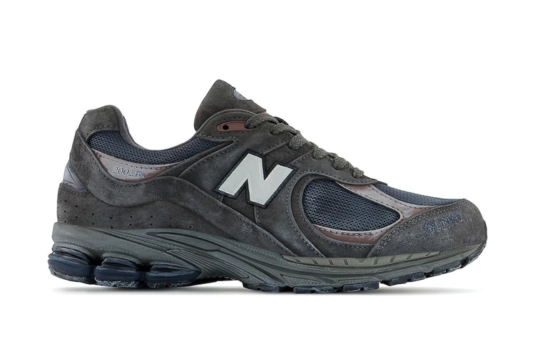 New Balance からユーズド加工を施した新作 2002R “Magnet” が登場