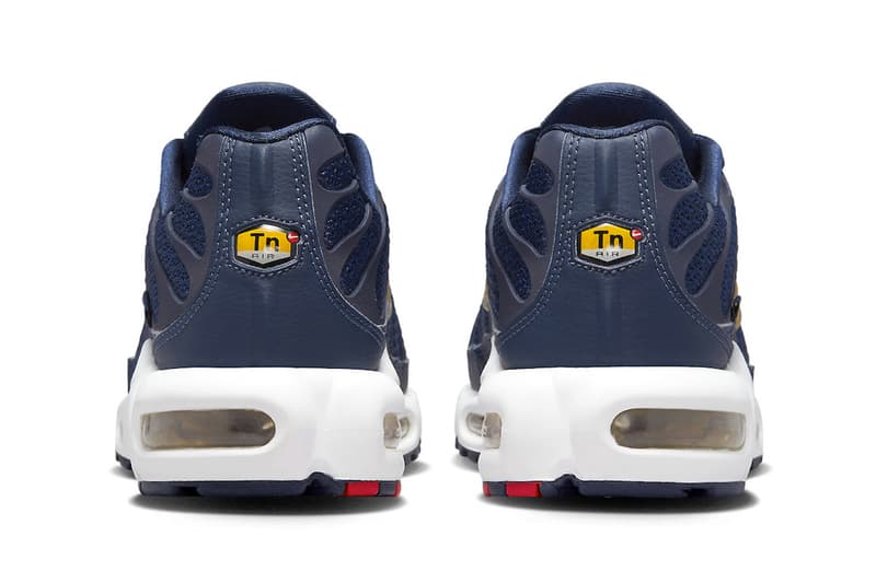 ナイキからフランスサッカー連盟に敬意を表したエアマックスプラスが登場 Nike Air Max Plus Celebrates the Fifa World Cup With "French Football Federation" FB3350-400 soccer 2022 fff paris french team national swoosh