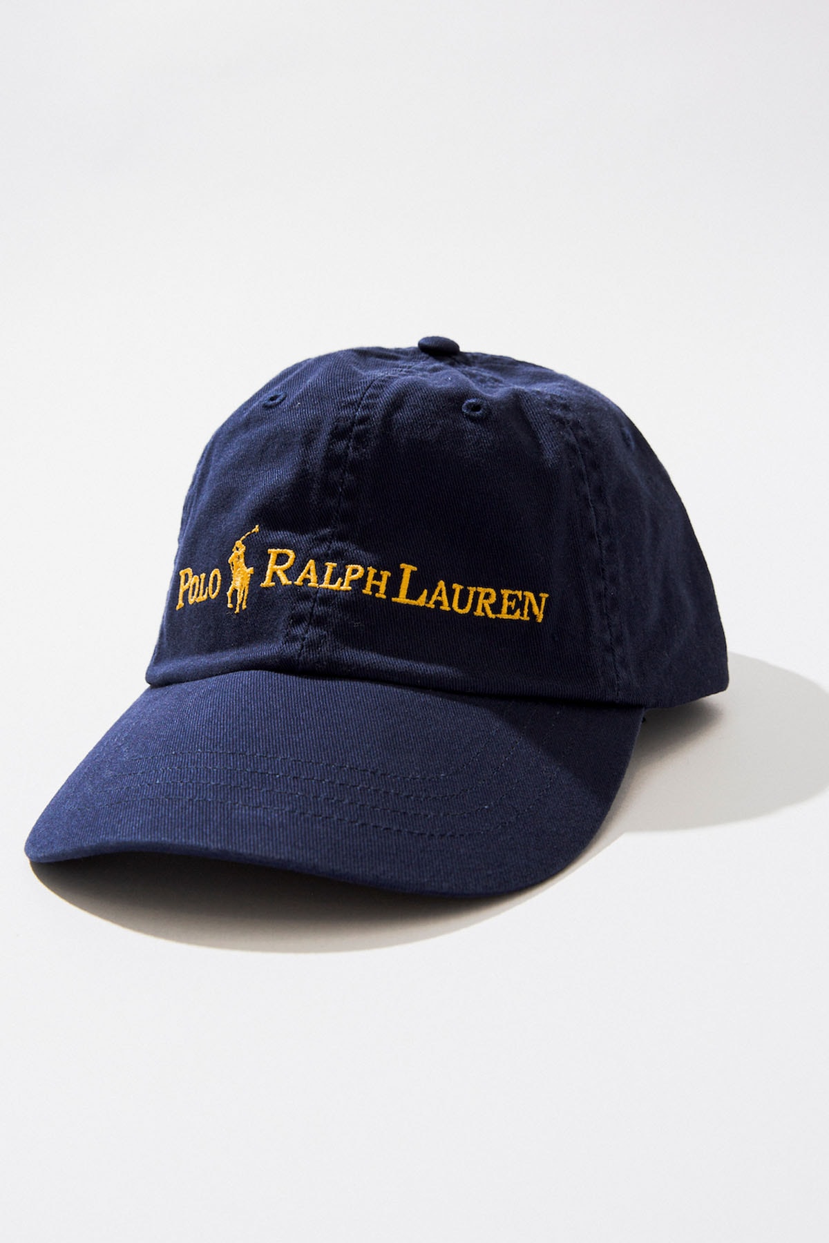 ビームスがポロラルフローレンに別注したロゴ・コレクション第2弾がリリース  BEAMS releases Polo Ralph Lauren's bespoke navy and gold logo collection.