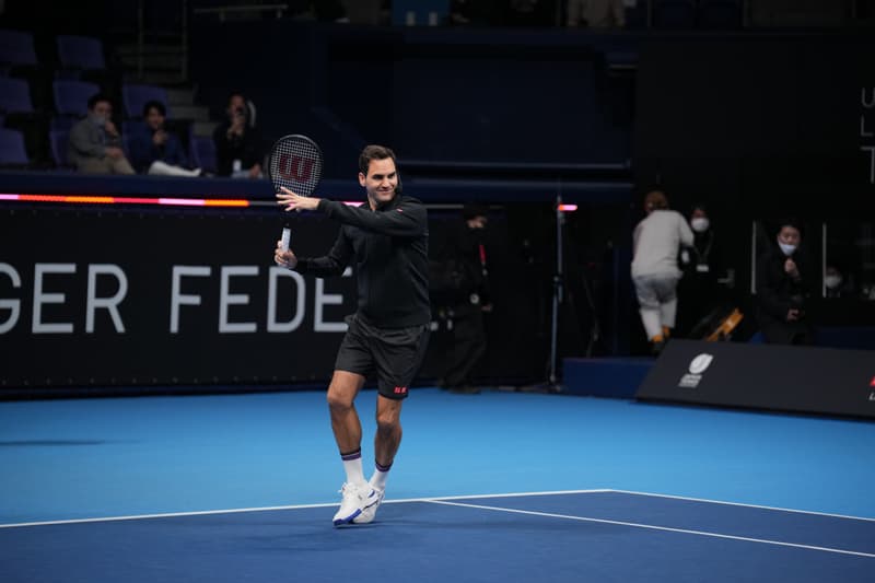 現役引退したロジャー・フェデラーが来日しユニクロのイベントでテニスを披露  Retired Roger Federer visits Japan to play tennis at UNIQLO event.