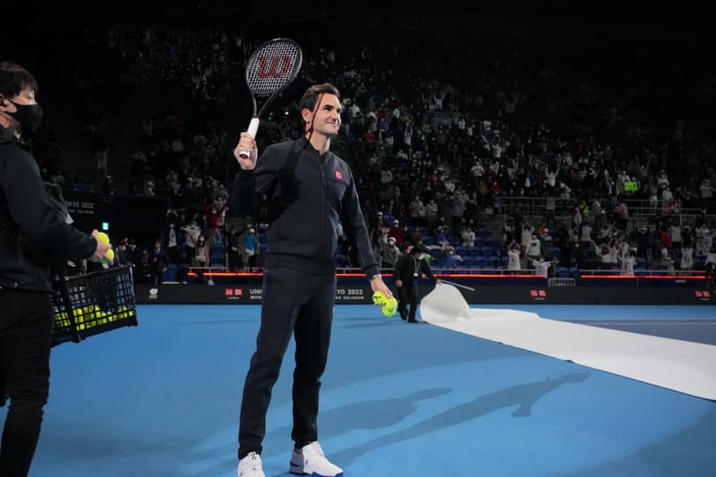 現役引退したロジャー・フェデラーが来日しユニクロのイベントでテニスを披露  Retired Roger Federer visits Japan to play tennis at UNIQLO event.