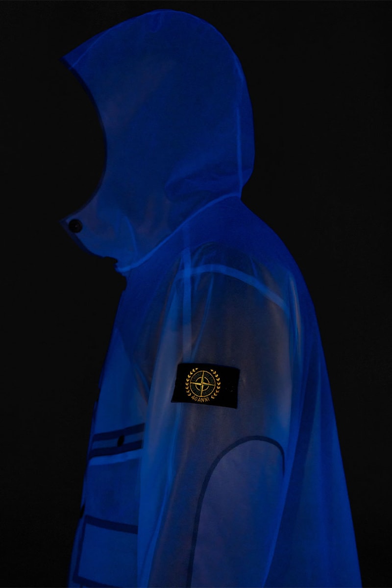 ストーンアイランドから暗闇で発光するフーデッドジャケットが登場　Stone Island “Luminescent Poly Cover Composite” has released 