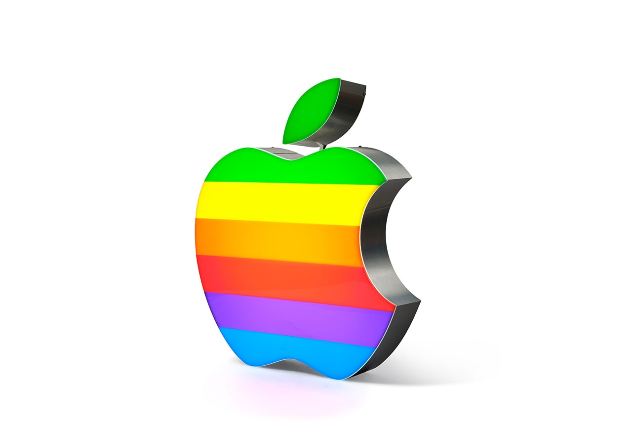 アップルのプロモーションディスプレイがサザビーズオークションに登場 Rare Apple promotional display to be auctioned at Sotheby's