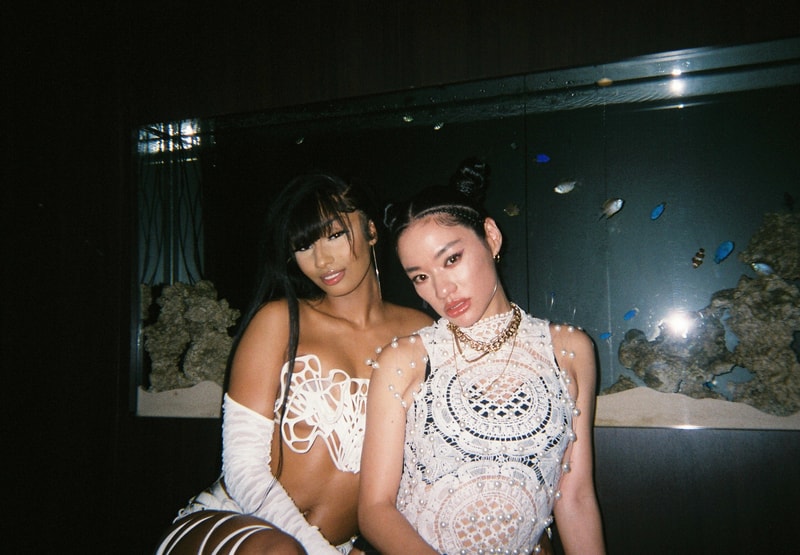 Back To Film : エーウィッチとルビーローズによる2マンライブの舞台裏 back to film awich rubi rose