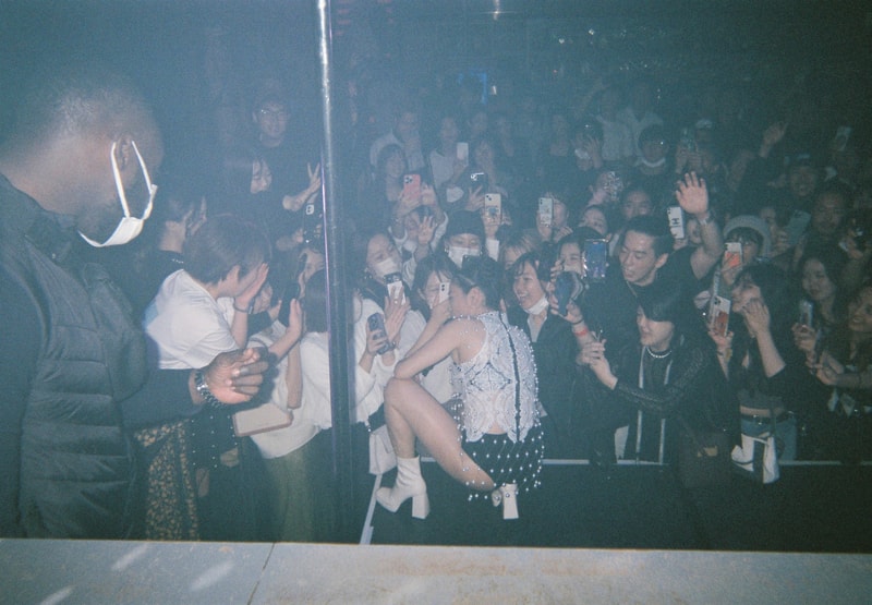 Back To Film : エーウィッチとルビーローズによる2マンライブの舞台裏 back to film awich rubi rose