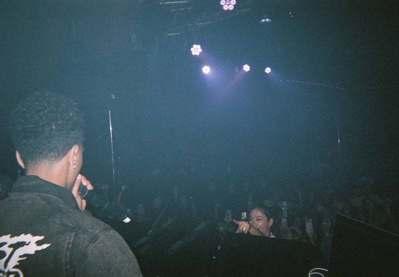 Back To Film : エーウィッチとルビーローズによる2マンライブの舞台裏 back to film awich rubi rose