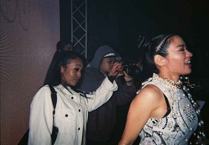 Back To Film : エーウィッチとルビーローズによる2マンライブの舞台裏 back to film awich rubi rose