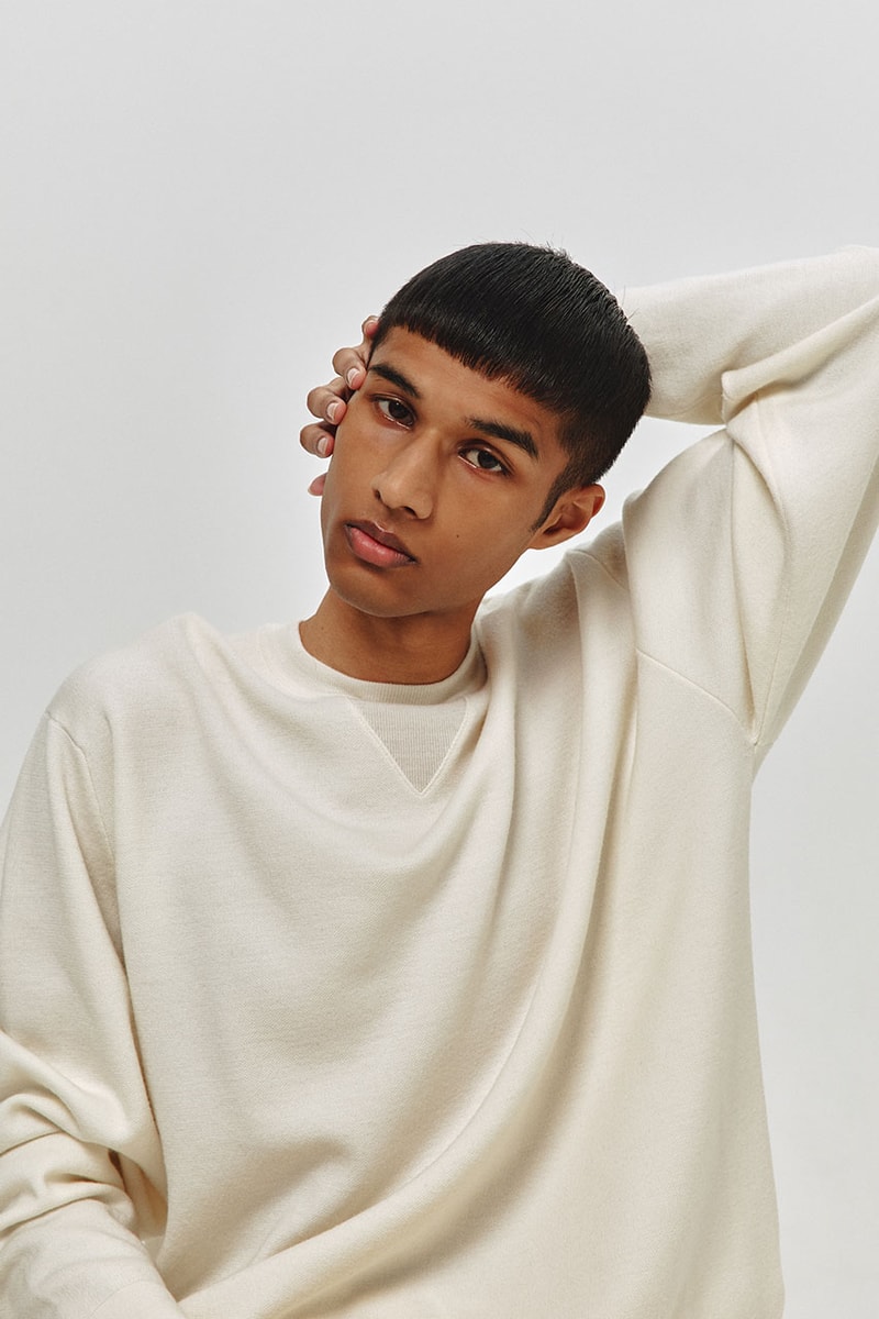 キャプテン サンシャイン x ジョン スメドレーからオリジナルのニットスウェットが登場 KAPTAIN SUNSHINE John Smedley Collabo Item 1980 Double V Pullover New Color Release Info