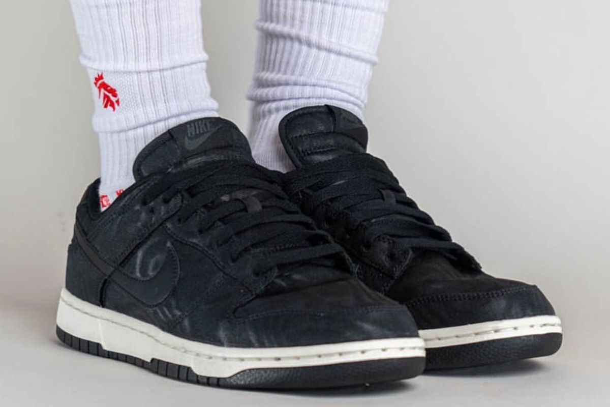 ナイキから淡いマーブル加工を施したダンクローの新作 “ブラックキャンバス”が登場 On-Feet Look at the Nike Dunk Low "Black Canvas" DV7211-001 shoes sneakers low tops swoosh skater shoes 2023